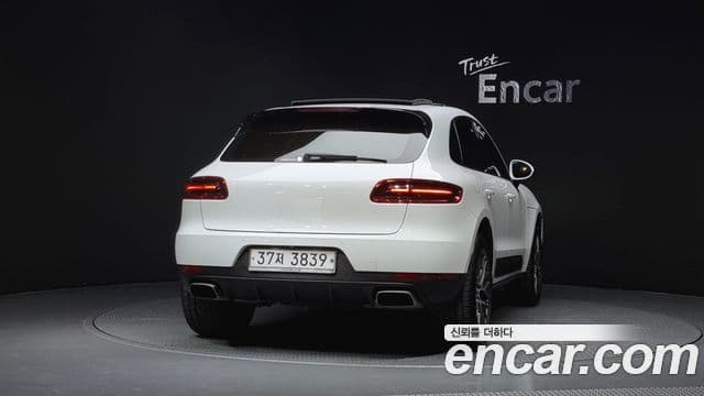 Porsche Macan 4