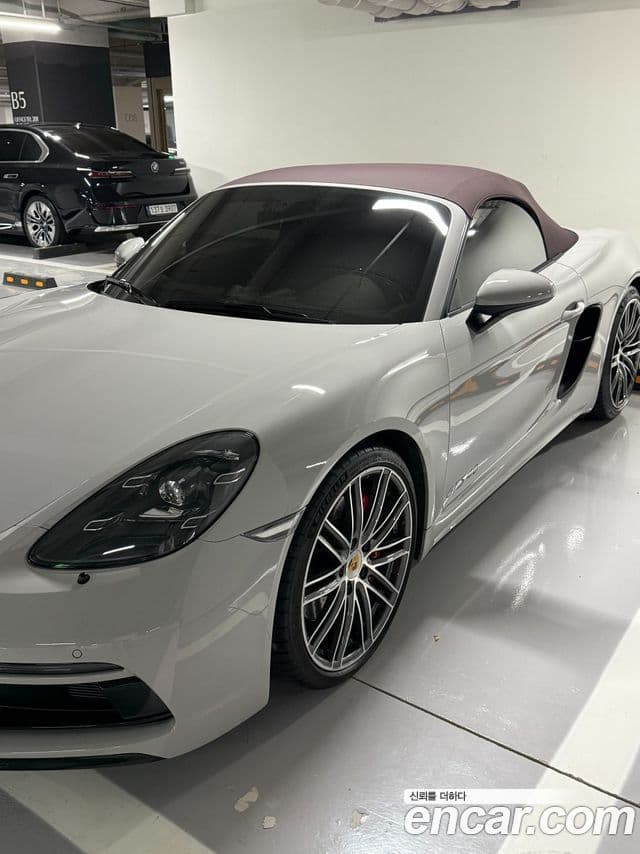 Porsche 718 Boxster 2