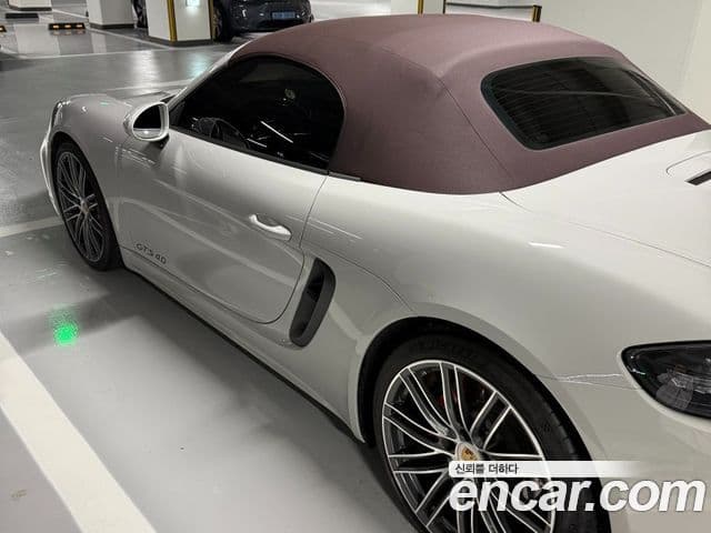 Porsche 718 Boxster 4