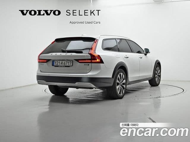 Volvo V90 Cross Country 2