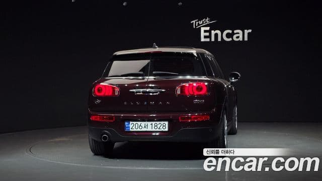 MINI Cooper Clubman 4