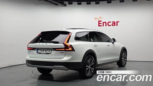 Volvo V90 Cross Country 2