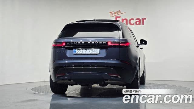 Land Rover Range Rover Velar 3