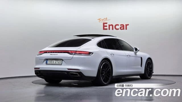 Porsche Panamera (971) 2