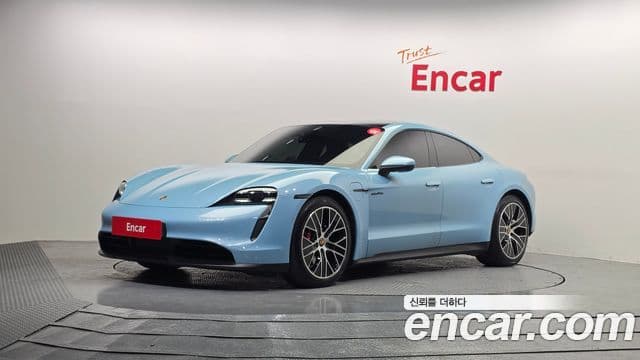 Porsche Taycan 1
