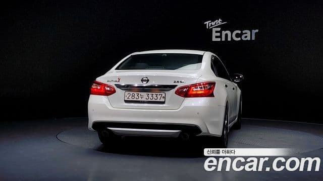 Nissan Altima 4