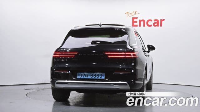 Genesis Electrified GV70 4