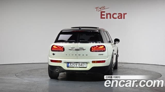 MINI Cooper Clubman 4