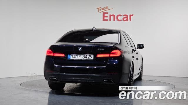 BMW 5 Series (G30) 3