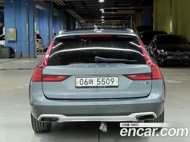 Volvo V90 Cross Country 4
