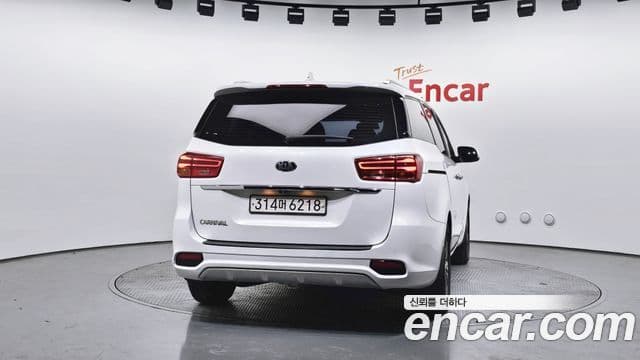 Kia The New Carnival 4