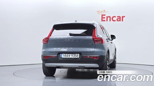 Volvo XC40 3