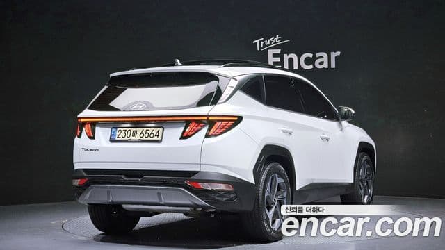 Hyundai Tucson (NX4) 2