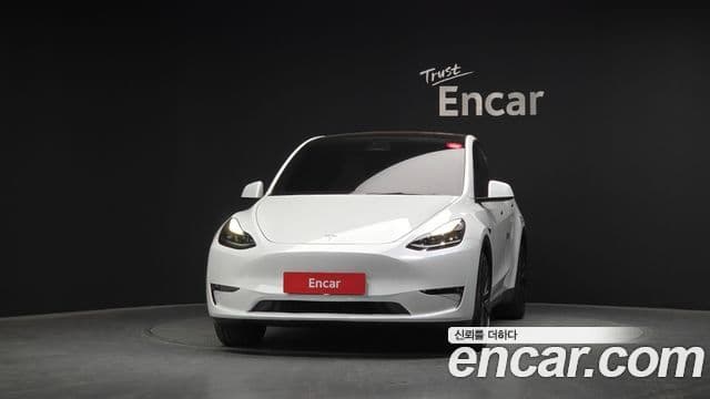 Tesla Model Y 3