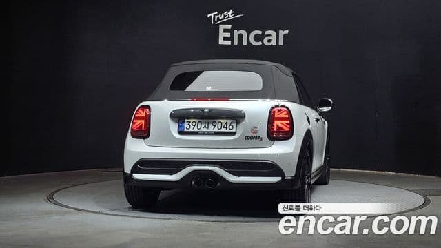 MINI Cooper S Convertible 4