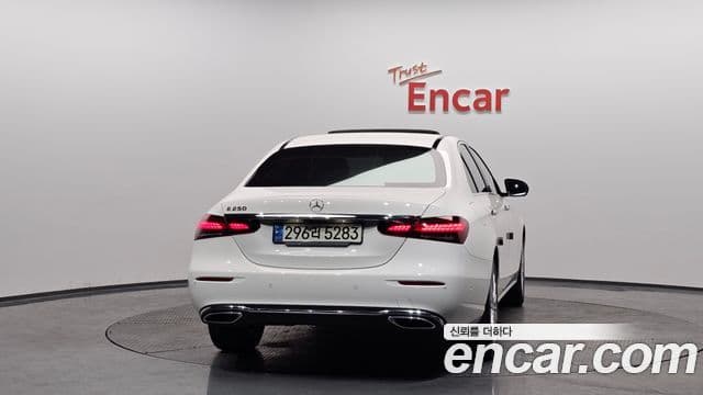 Mercedes-Benz E-Class W213 3