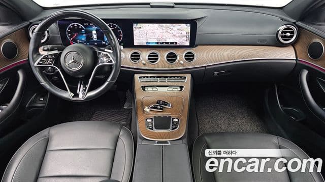 Mercedes-Benz E-Class W213 4