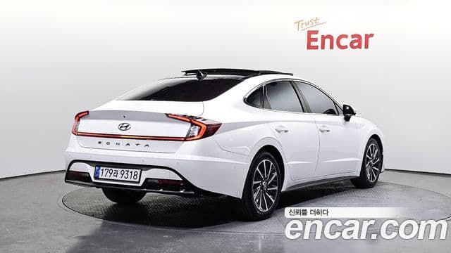 Hyundai Sonata (DN8) 2