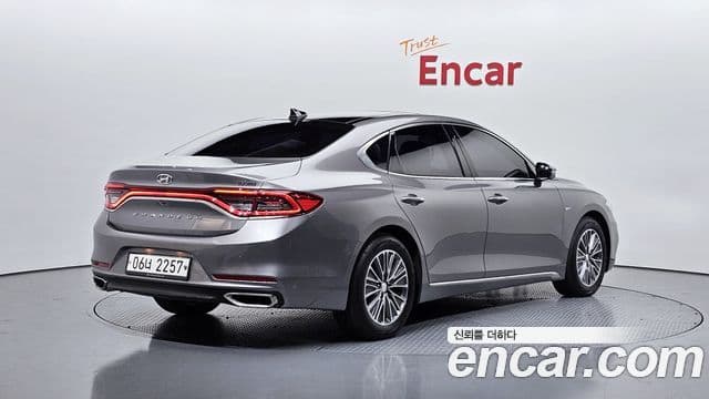 Hyundai Grandeur IG Hybrid 2