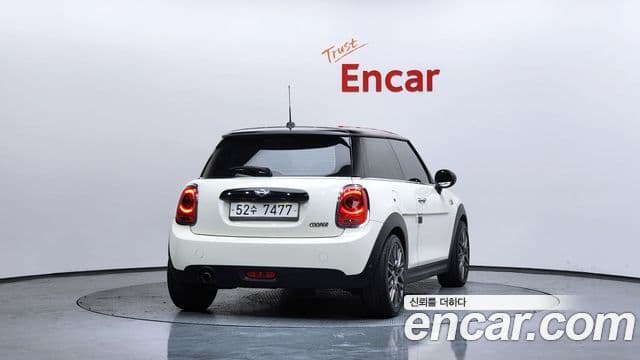 MINI Cooper 4
