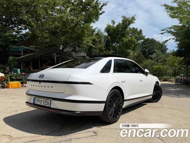 Hyundai Grandeur Hybrid (GN7) 3