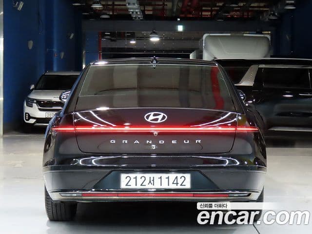 Hyundai Grandeur (GN7) 3