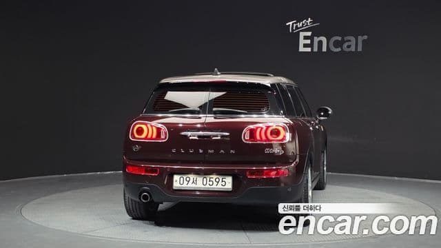 MINI Cooper D Clubman 4