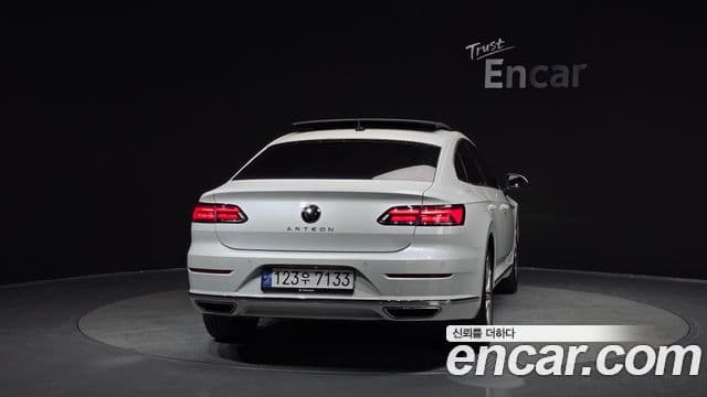 Volkswagen Arteon 4