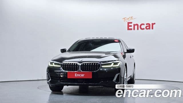 BMW 5 Series (G30) 3
