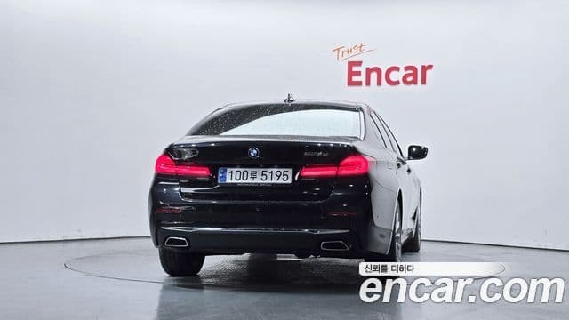 BMW 5 Series (G30) 4