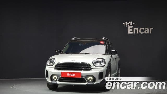 MINI Cooper Countryman 3