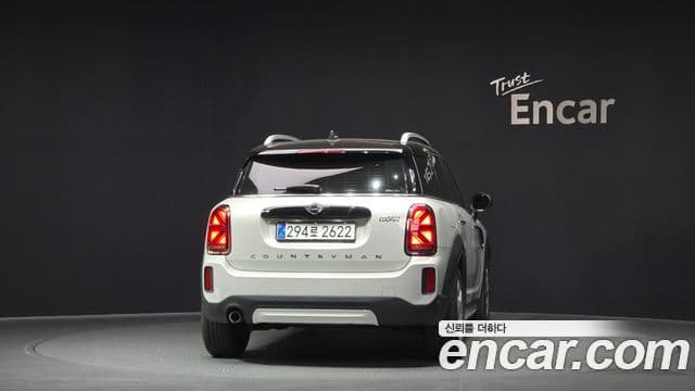 MINI Cooper Countryman 4