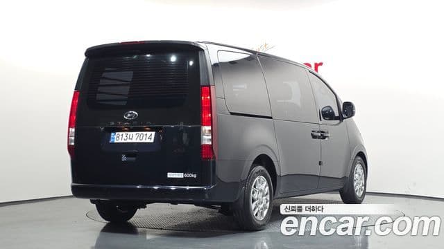 Hyundai Staria 2