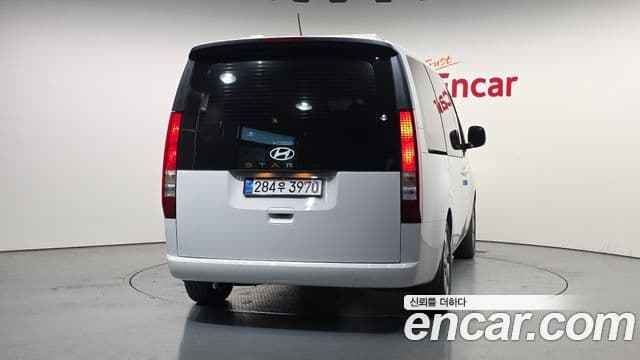 Hyundai Staria 4