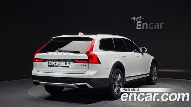 Volvo V90 Cross Country 2