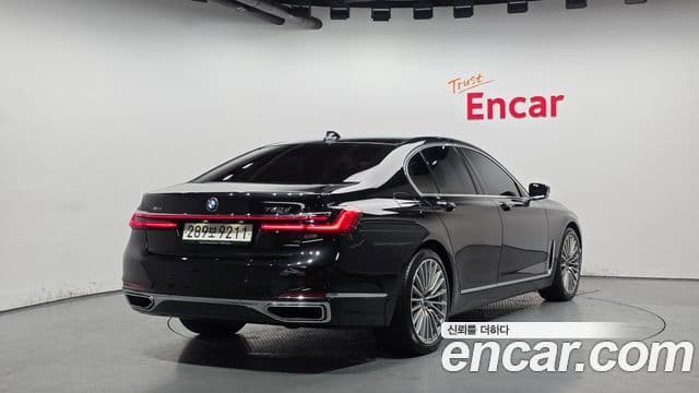 BMW 7 Series (G11) 2