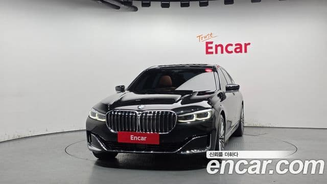BMW 7 Series (G11) 3