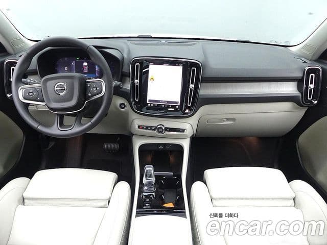 Volvo XC40 4
