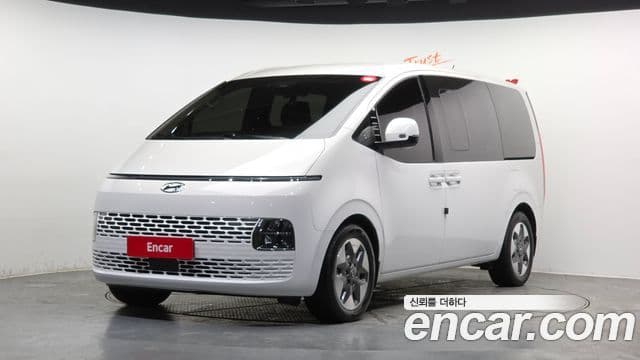 Hyundai Staria 1