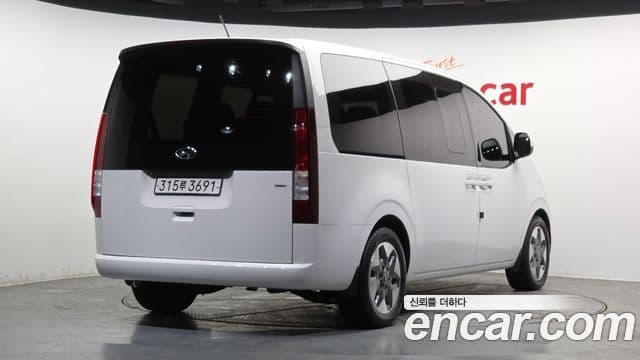 Hyundai Staria 2