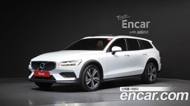 Volvo V60 Cross Country 2nd Gen 1