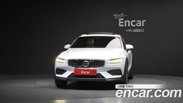 Volvo V60 Cross Country 2nd Gen 3