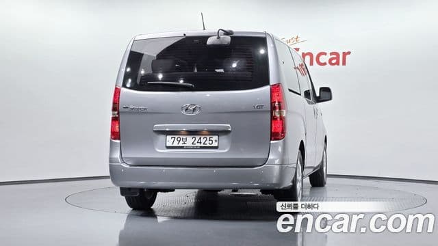 Hyundai The New Grand Starex 3