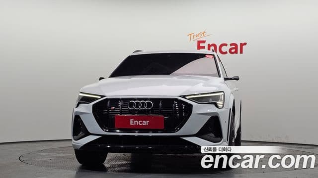 Audi e-트론 2