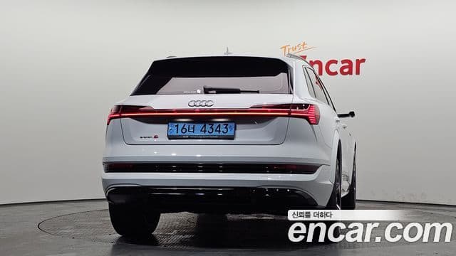 Audi e-트론 3