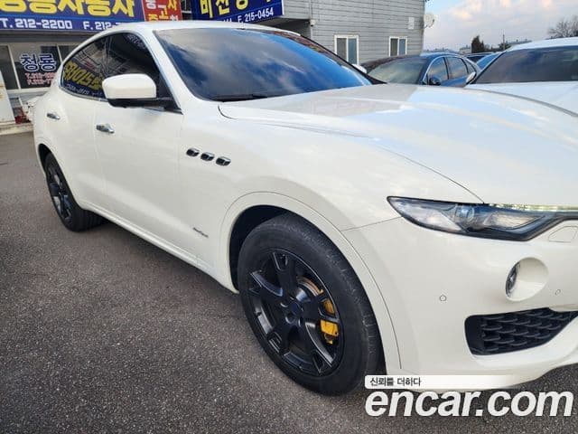 Maserati Levante 2
