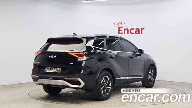 Kia Sportage 5th Gen Hybrid 2