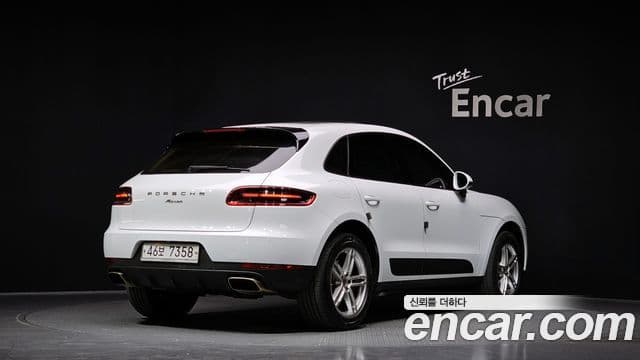 Porsche Macan 2