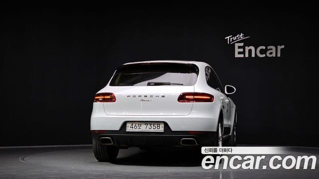 Porsche Macan 4