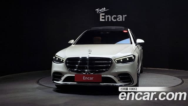 Mercedes-Benz S-Class W223 3